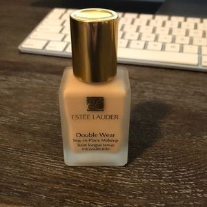 Estée Lauder double wear foundation